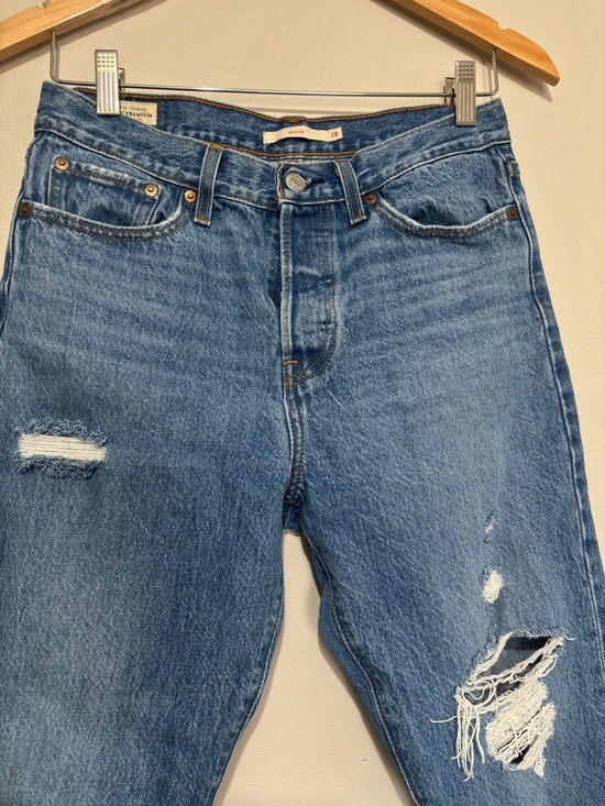 Levi’s Wedgie High Waist Rose Distressed Ripped Jeans Size 28 100% Cotton - Picture 2 of 9